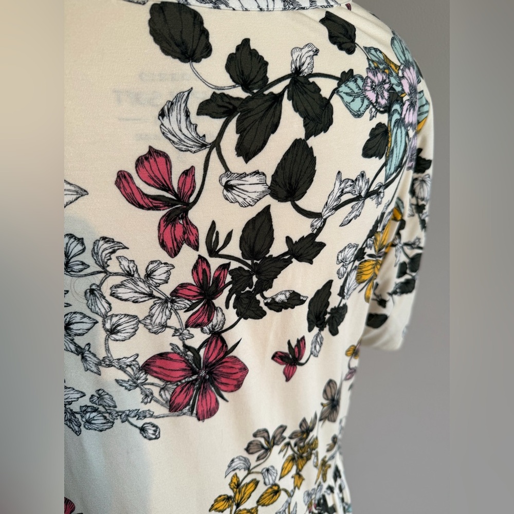 Torrid Cream Floral Supersoft Babydoll Tee - Torrid Size 3 (22-24, 3X) - Picture 8 of 12
